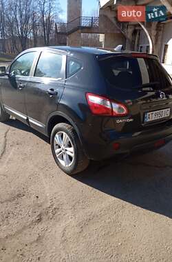 Внедорожник / Кроссовер Nissan Qashqai 2011 в 