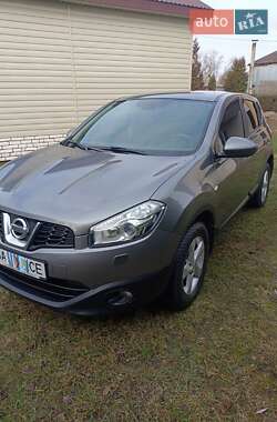 Внедорожник / Кроссовер Nissan Qashqai 2013 в Александровке