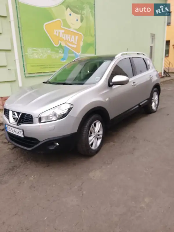 Внедорожник / Кроссовер Nissan Qashqai 2012 в 