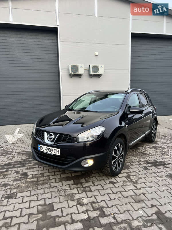 Внедорожник / Кроссовер Nissan Qashqai 2010 в 