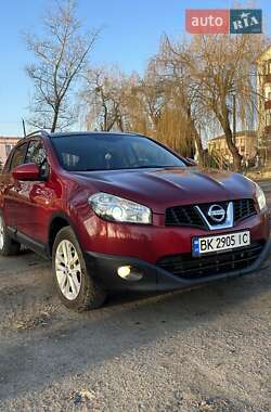 Внедорожник / Кроссовер Nissan Qashqai 2010 в Млинове