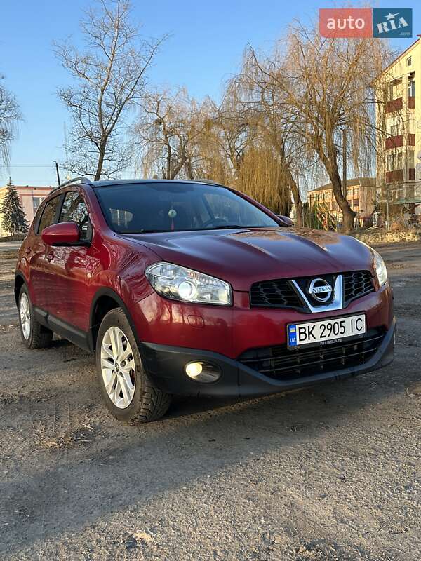 Позашляховик / Кросовер Nissan Qashqai 2010 в Млиніві