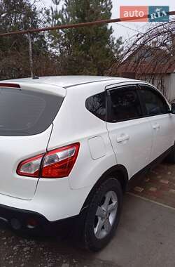 Внедорожник / Кроссовер Nissan Qashqai 2012 в 