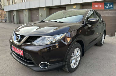 Внедорожник / Кроссовер Nissan Qashqai 2014 в Ровно