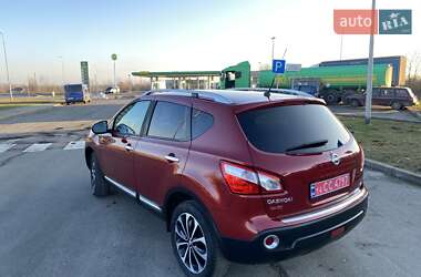Внедорожник / Кроссовер Nissan Qashqai 2010 в 