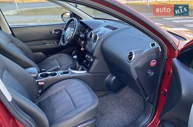 Внедорожник / Кроссовер Nissan Qashqai 2010 в 