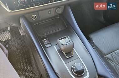 Позашляховик / Кросовер Nissan Qashqai 2023 в 