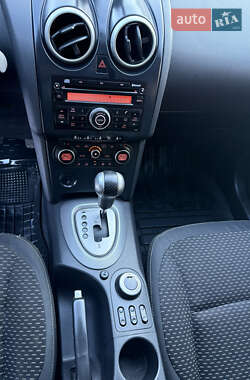 Внедорожник / Кроссовер Nissan Qashqai 2008 в 