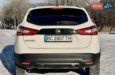 Позашляховик / Кросовер Nissan Qashqai 2015 в Львові