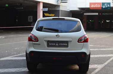 Внедорожник / Кроссовер Nissan Qashqai 2011 в 