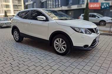 Внедорожник / Кроссовер Nissan Qashqai 2014 в 