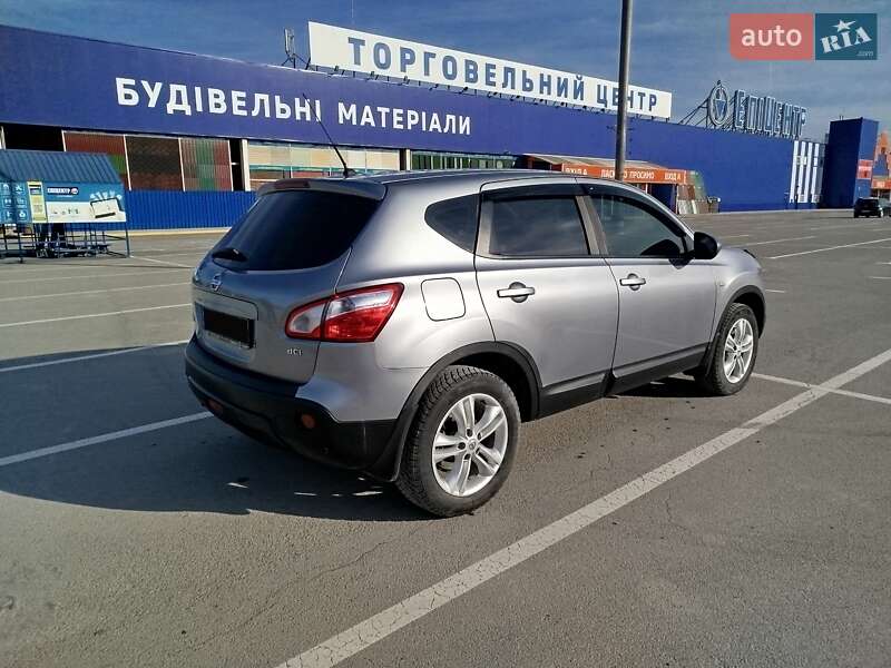 Внедорожник / Кроссовер Nissan Qashqai 2010 в Каменец-Подольском