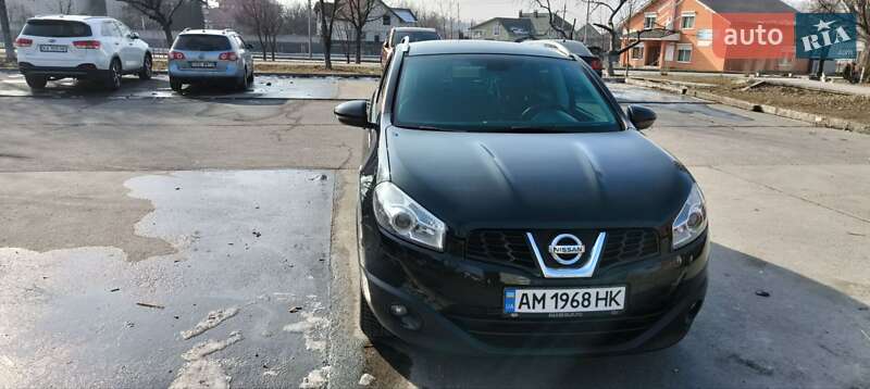 Внедорожник / Кроссовер Nissan Qashqai 2011 в 
