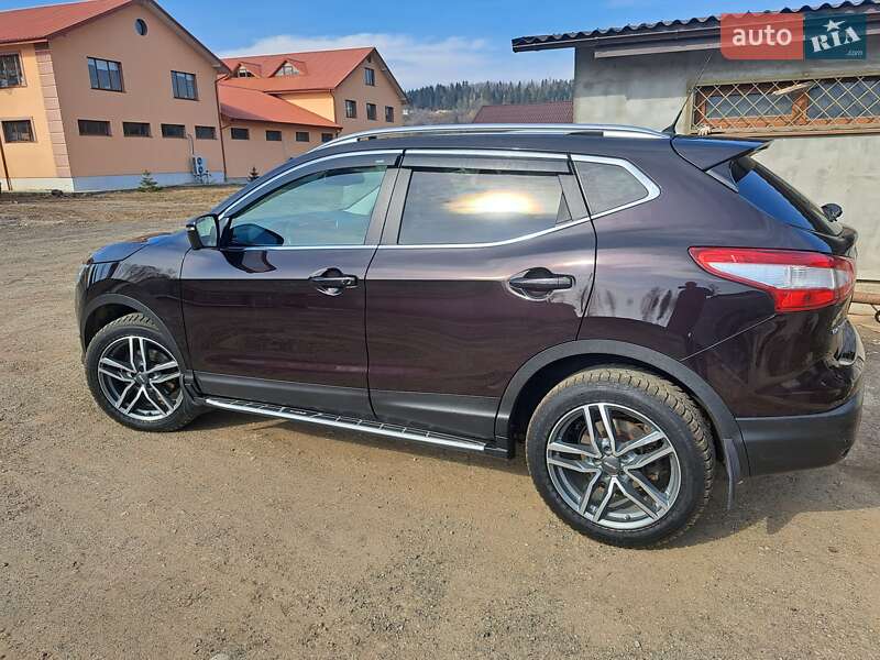Внедорожник / Кроссовер Nissan Qashqai 2014 в Ивано-Франковске