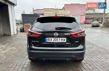 Внедорожник / Кроссовер Nissan Qashqai 2015 в 