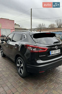 Внедорожник / Кроссовер Nissan Qashqai 2015 в 