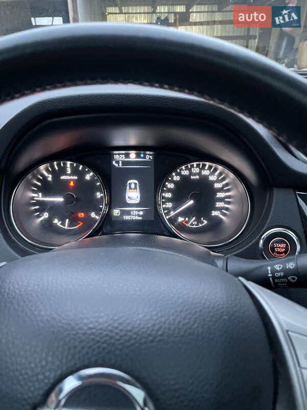 Внедорожник / Кроссовер Nissan Qashqai 2015 в Шумске фото 9 Внедорожник / Кроссовер Nissan Qashqai 2015 в Шумске