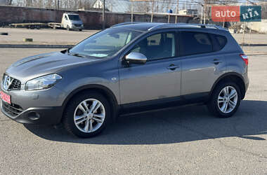 Внедорожник / Кроссовер Nissan Qashqai 2012 в 