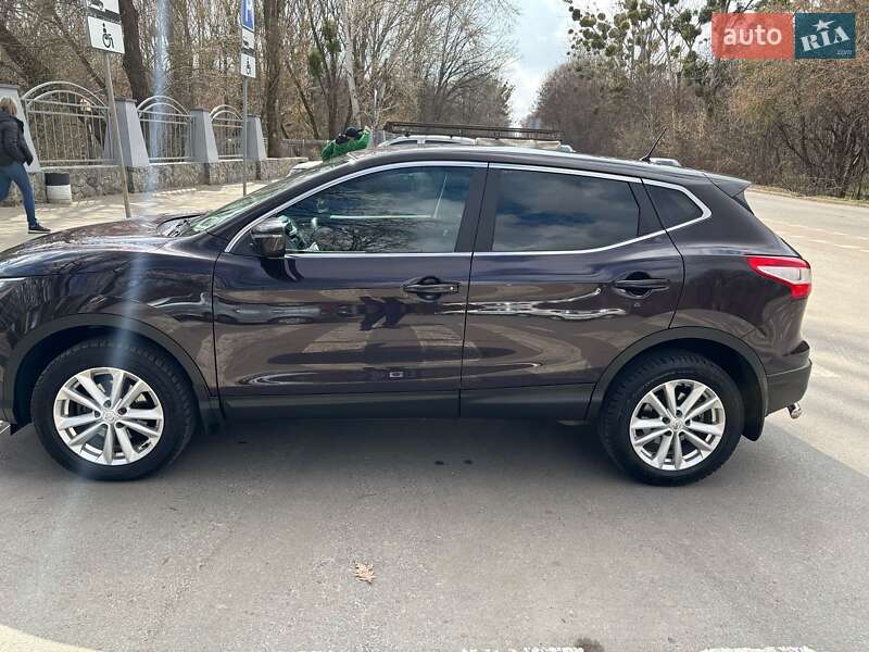 Внедорожник / Кроссовер Nissan Qashqai 2015 в Полтаве
