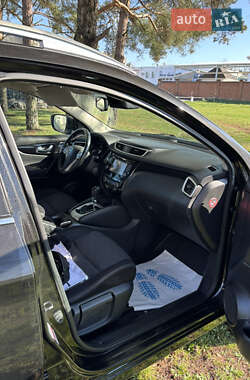 Внедорожник / Кроссовер Nissan Qashqai 2015 в 