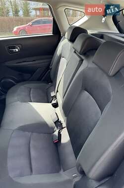 Внедорожник / Кроссовер Nissan Qashqai 2012 в 