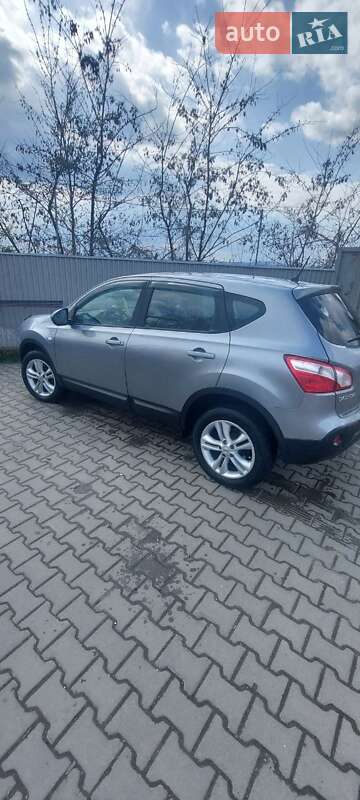 Внедорожник / Кроссовер Nissan Qashqai 2010 в Черновцах