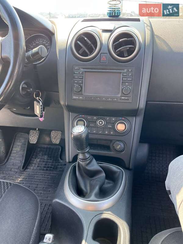 Внедорожник / Кроссовер Nissan Qashqai 2010 в Черновцах