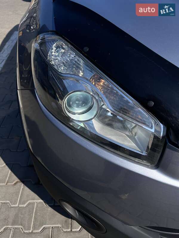 Внедорожник / Кроссовер Nissan Qashqai 2010 в Черновцах