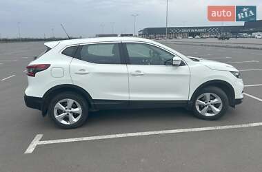 Внедорожник / Кроссовер Nissan Qashqai 2017 в 