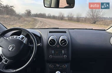 Внедорожник / Кроссовер Nissan Qashqai 2011 в 