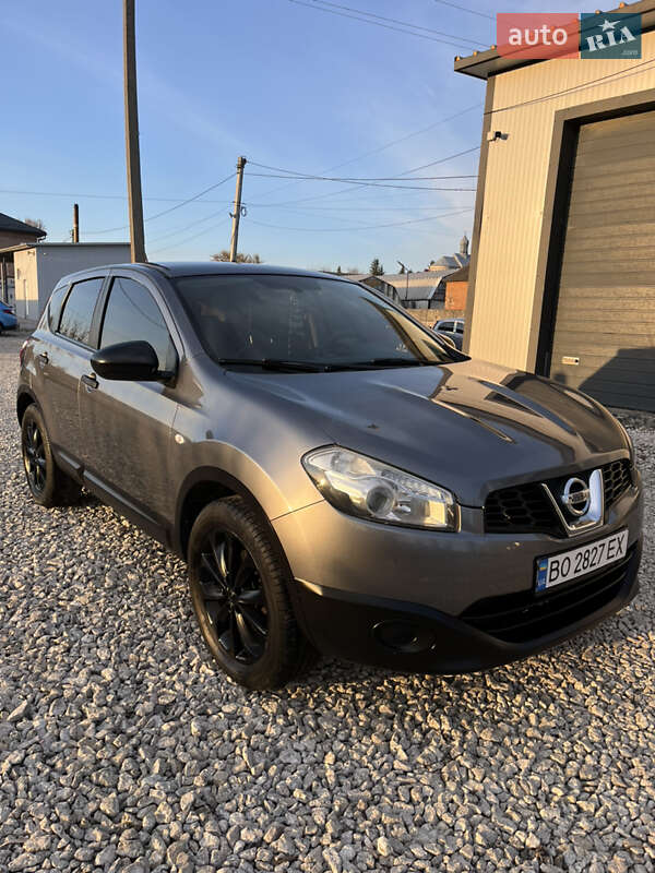 Внедорожник / Кроссовер Nissan Qashqai 2012 в 