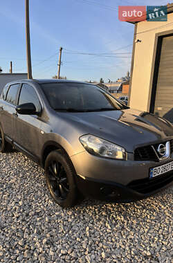 Внедорожник / Кроссовер Nissan Qashqai 2012 в 
