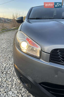 Внедорожник / Кроссовер Nissan Qashqai 2012 в 