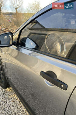 Внедорожник / Кроссовер Nissan Qashqai 2012 в 