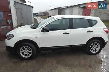 Внедорожник / Кроссовер Nissan Qashqai 2013 в 
