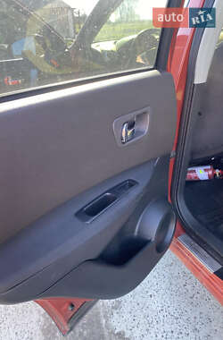 Внедорожник / Кроссовер Nissan Qashqai 2007 в 