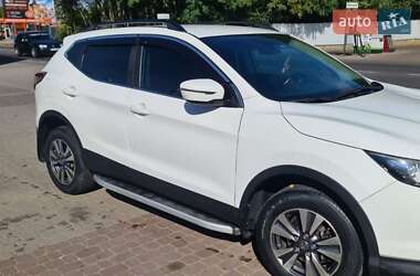 Внедорожник / Кроссовер Nissan Qashqai 2014 в 
