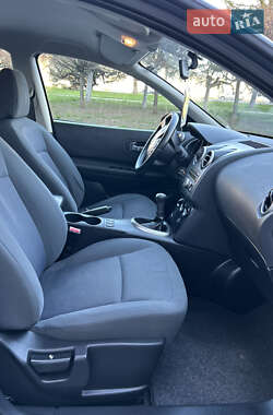 Позашляховик / Кросовер Nissan Qashqai 2010 в 