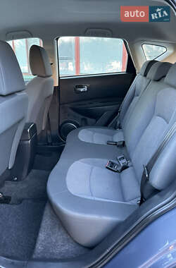 Позашляховик / Кросовер Nissan Qashqai 2010 в 