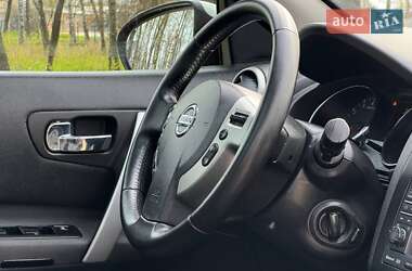 Внедорожник / Кроссовер Nissan Qashqai 2011 в 