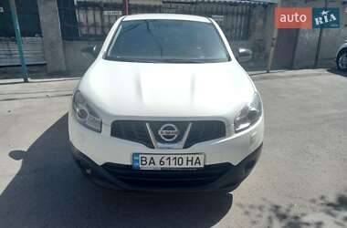 Внедорожник / Кроссовер Nissan Qashqai 2012 в 