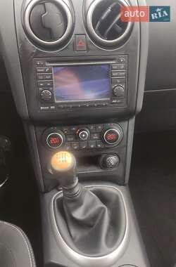 Позашляховик / Кросовер Nissan Qashqai 2011 в 