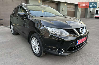 Внедорожник / Кроссовер Nissan Qashqai 2015 в 