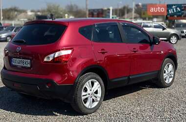 Внедорожник / Кроссовер Nissan Qashqai 2010 в 