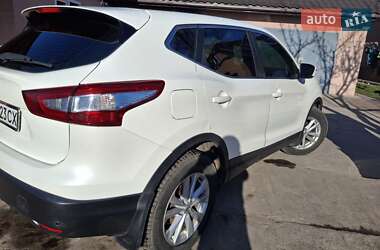 Внедорожник / Кроссовер Nissan Qashqai 2014 в 