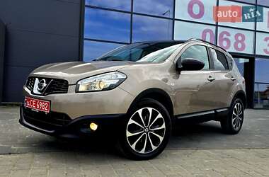 Внедорожник / Кроссовер Nissan Qashqai 2013 в 