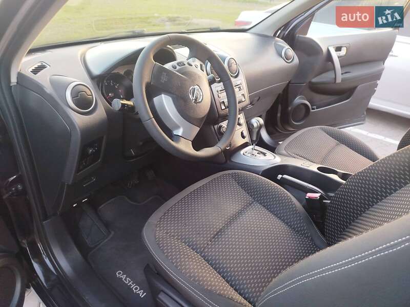 Внедорожник / Кроссовер Nissan Qashqai 2008 в 