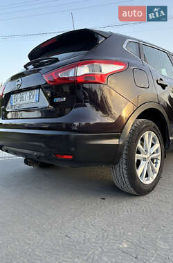 Внедорожник / Кроссовер Nissan Qashqai 2014 в 