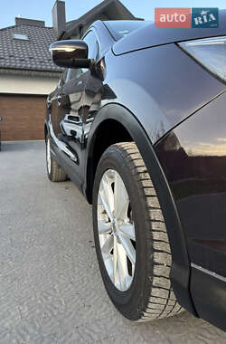 Внедорожник / Кроссовер Nissan Qashqai 2014 в 