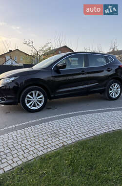 Внедорожник / Кроссовер Nissan Qashqai 2014 в 